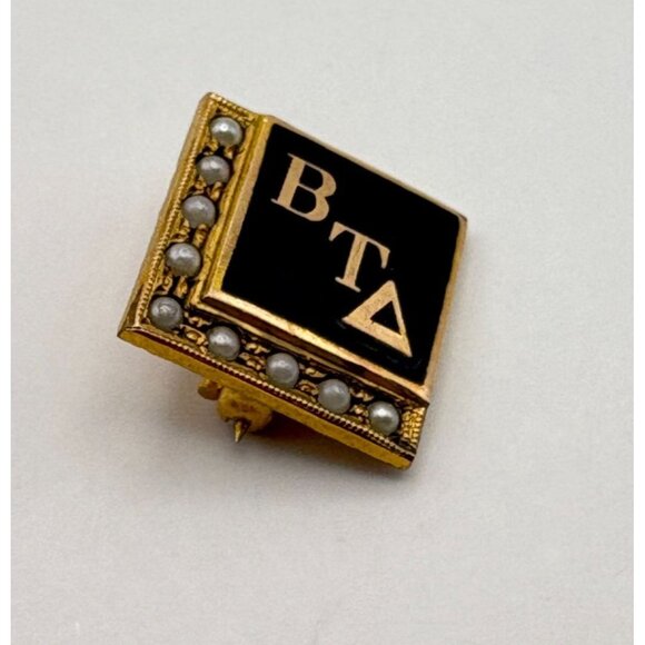 1940s Beta Tau Delta Fraternity Sorority Pin 1/10 GF Black Enamel Seed Pearls - Picture 5 of 7